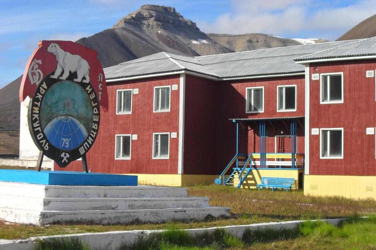 Hotel Pyramiden Exterior foto
