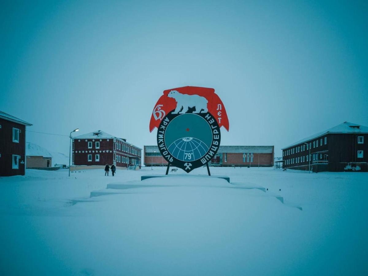 Hotel Pyramiden Exterior foto